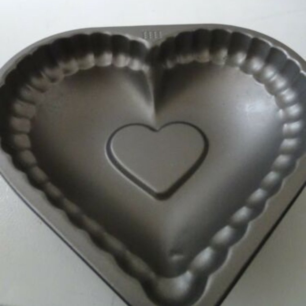 Sweet Creations Sweetheart Cake Pan Heart Shaped Non Stick